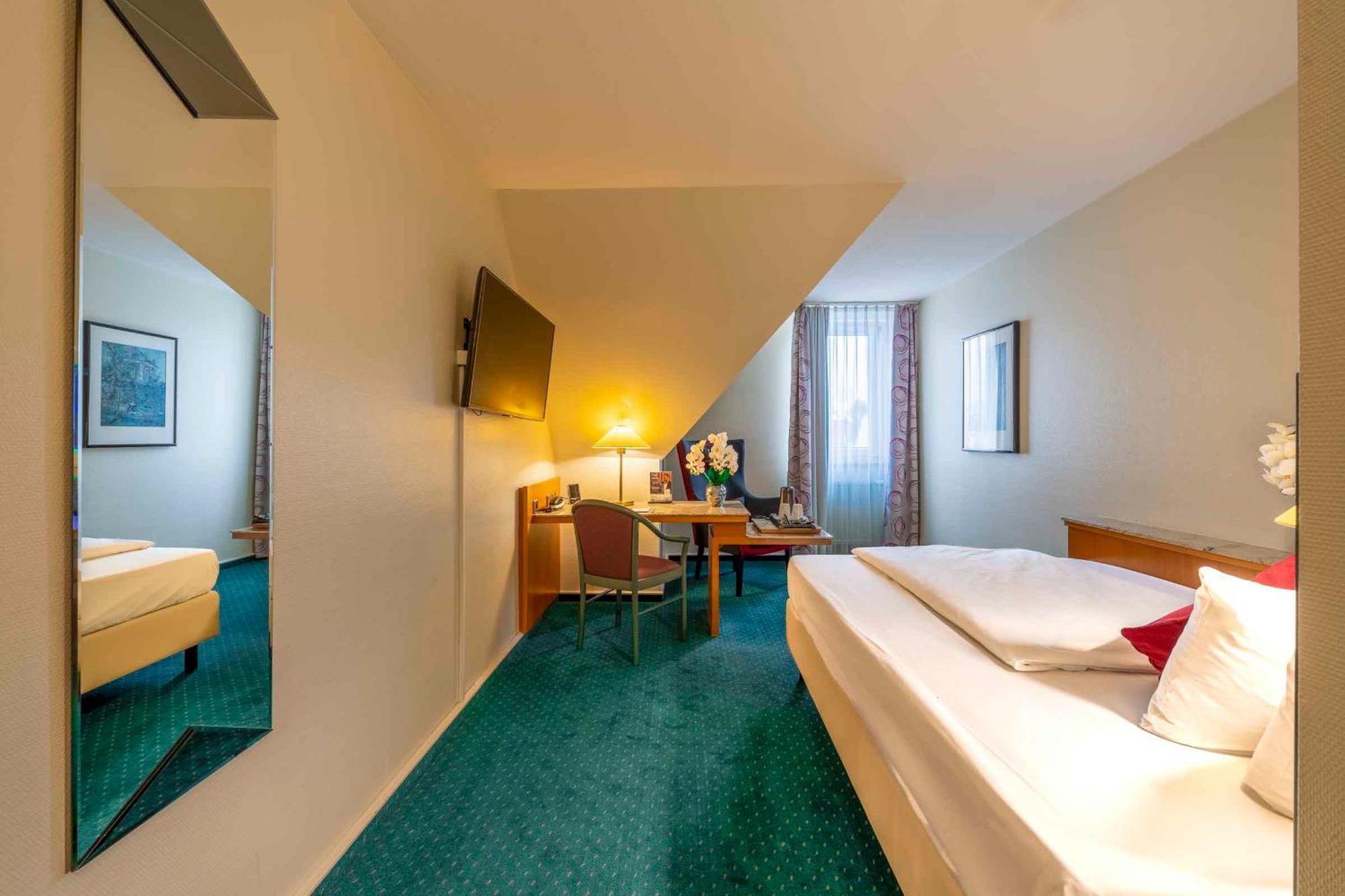 Plaza Inn Blankenburg Ditzingen, Sure Hotel Collection エクステリア 写真